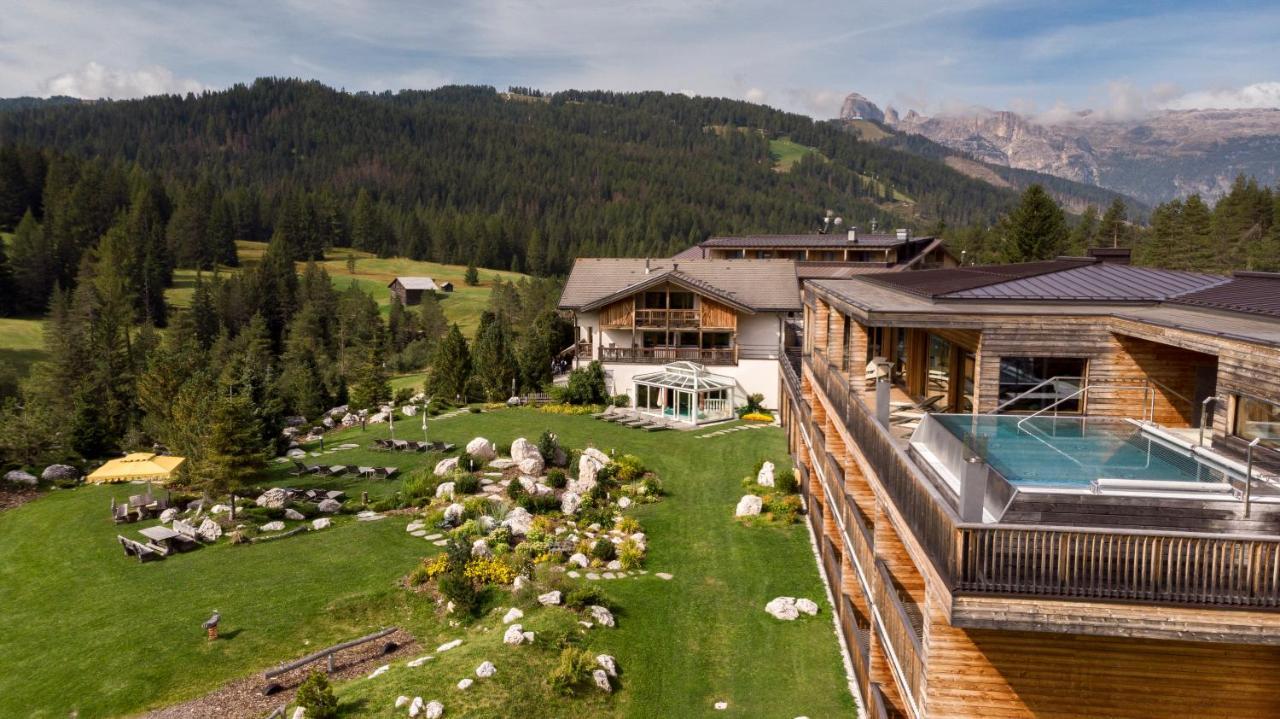 Hotel Gran Paradiso San Cassiano  Buitenkant foto