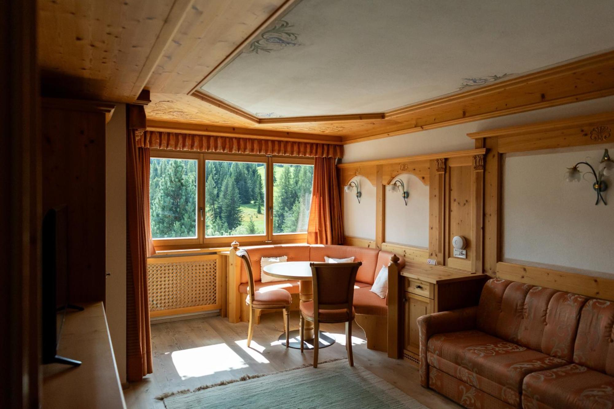 Hotel Gran Paradiso San Cassiano  Buitenkant foto