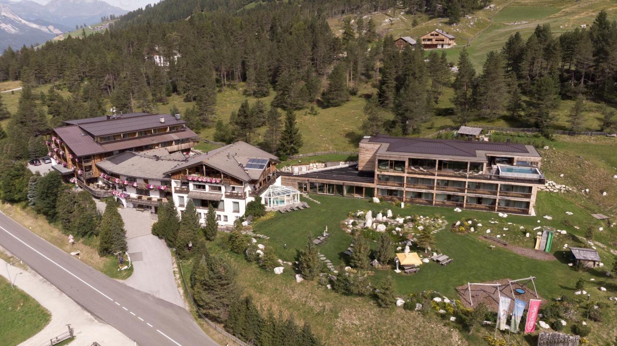 Hotel Gran Paradiso San Cassiano  Buitenkant foto