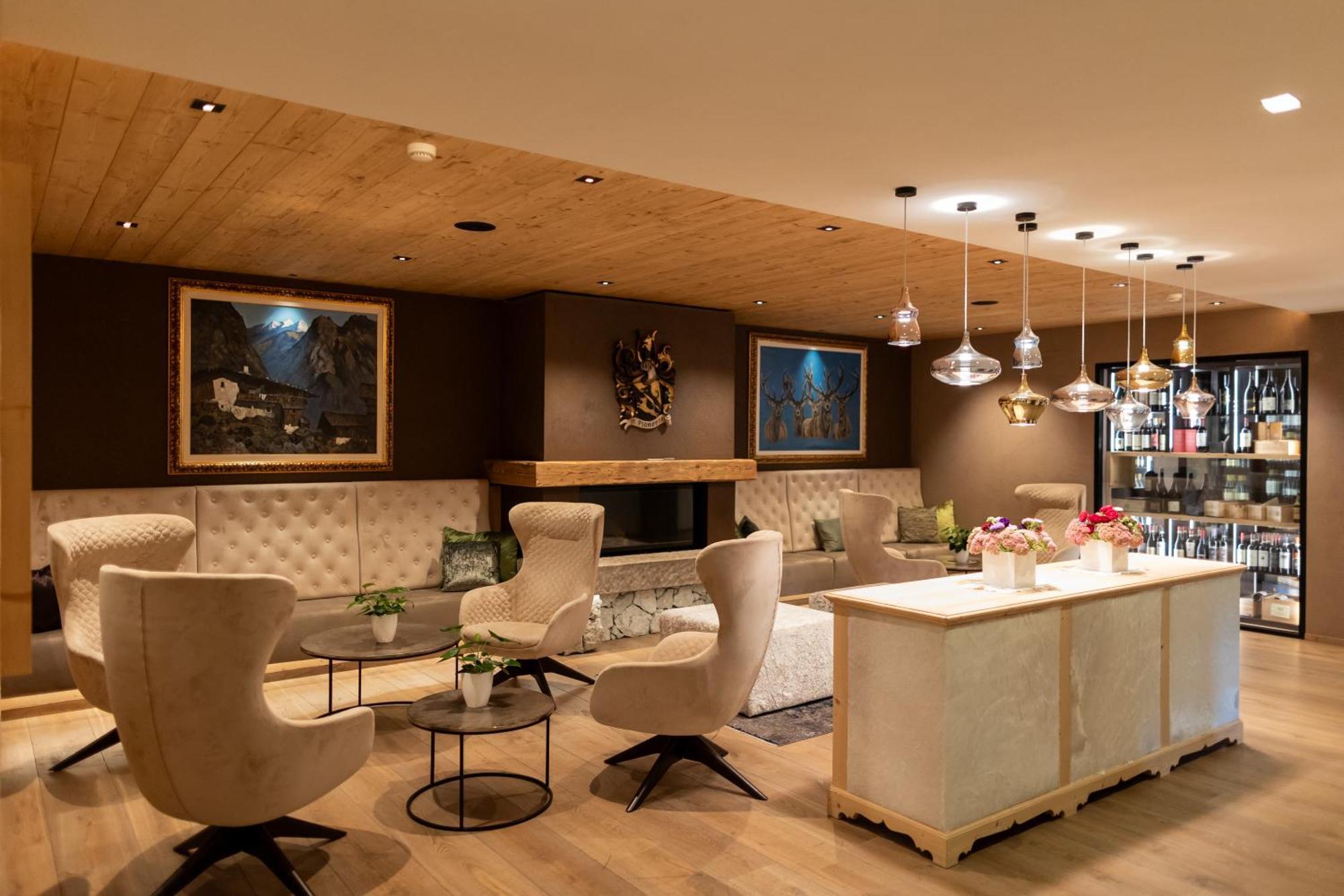 Hotel Gran Paradiso San Cassiano  Buitenkant foto