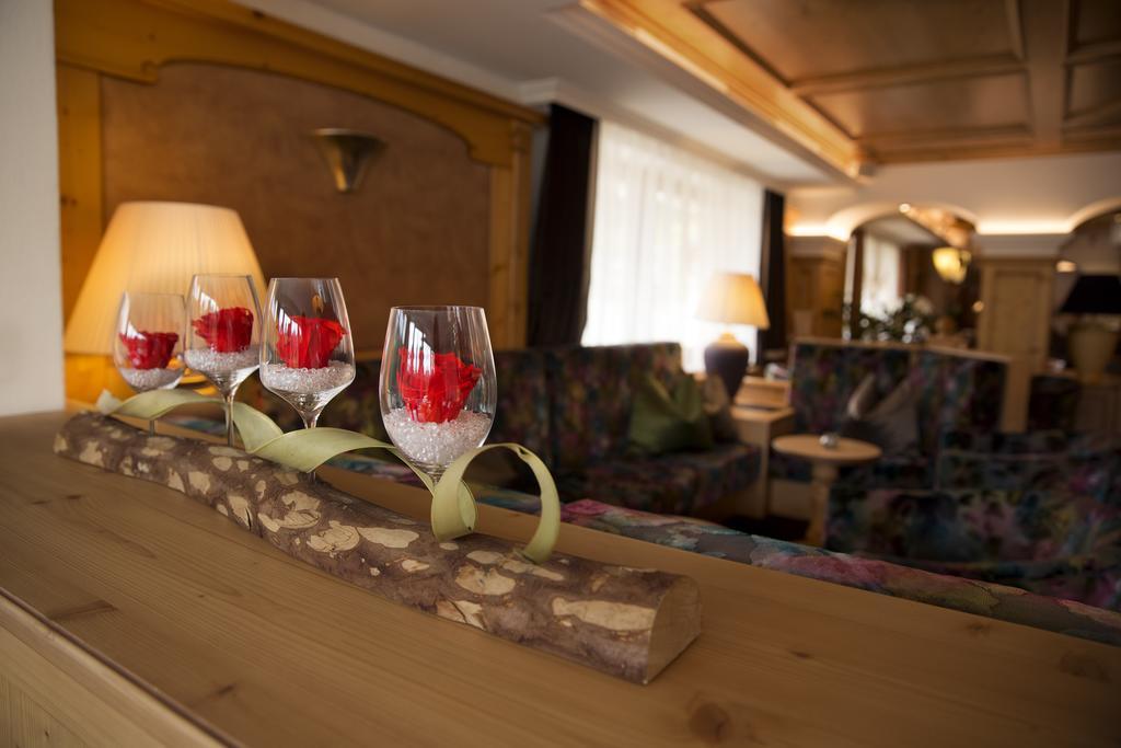 Hotel Gran Paradiso San Cassiano  Buitenkant foto